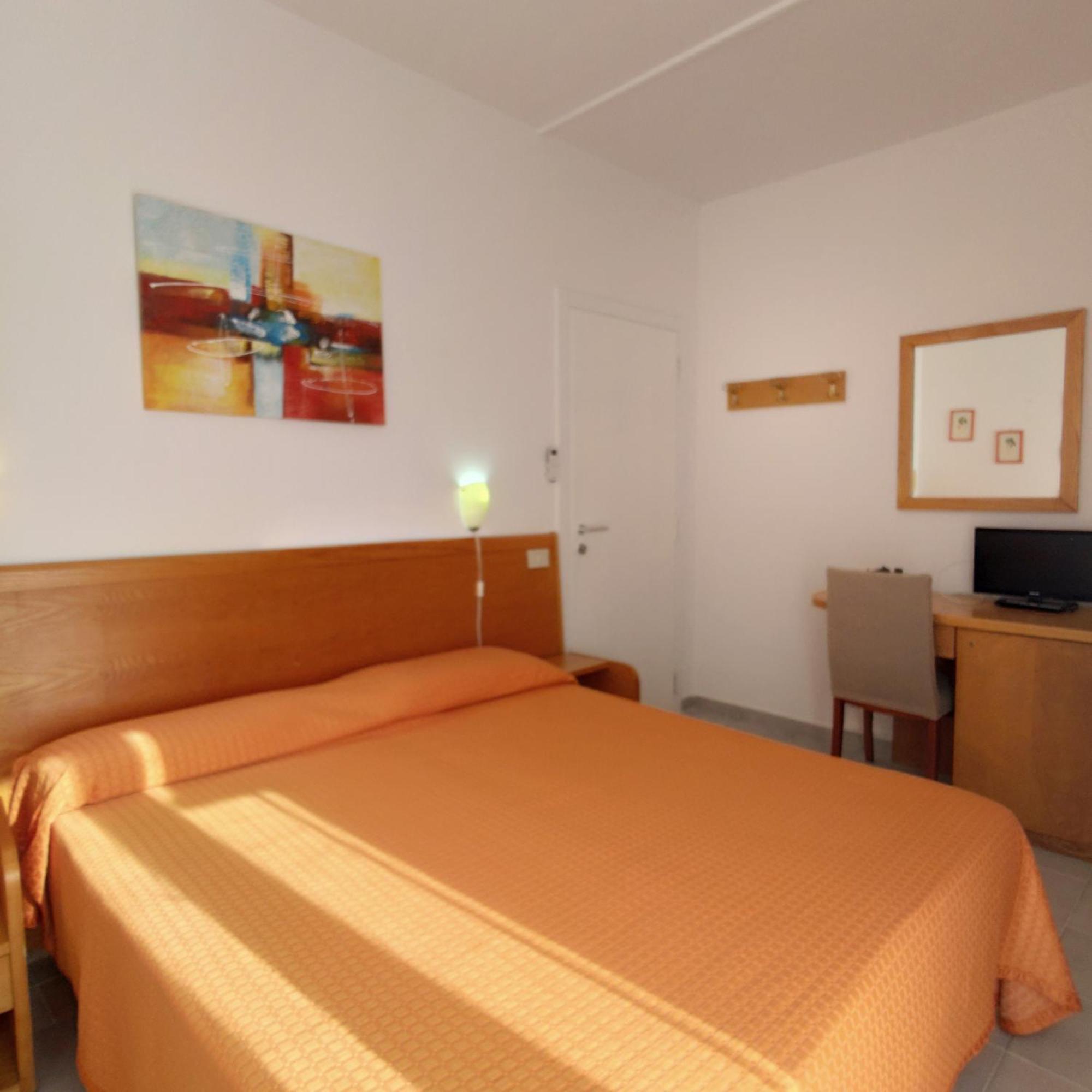 Piccolo Hotel แตร์ราชินา ภายนอก รูปภาพ