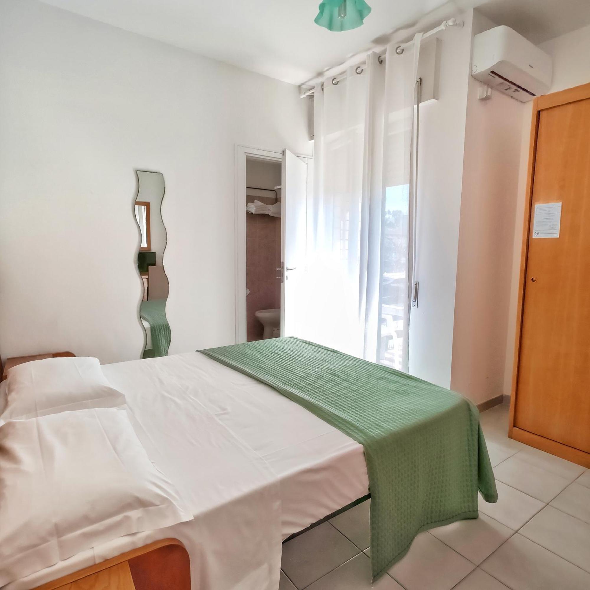 Piccolo Hotel แตร์ราชินา ภายนอก รูปภาพ