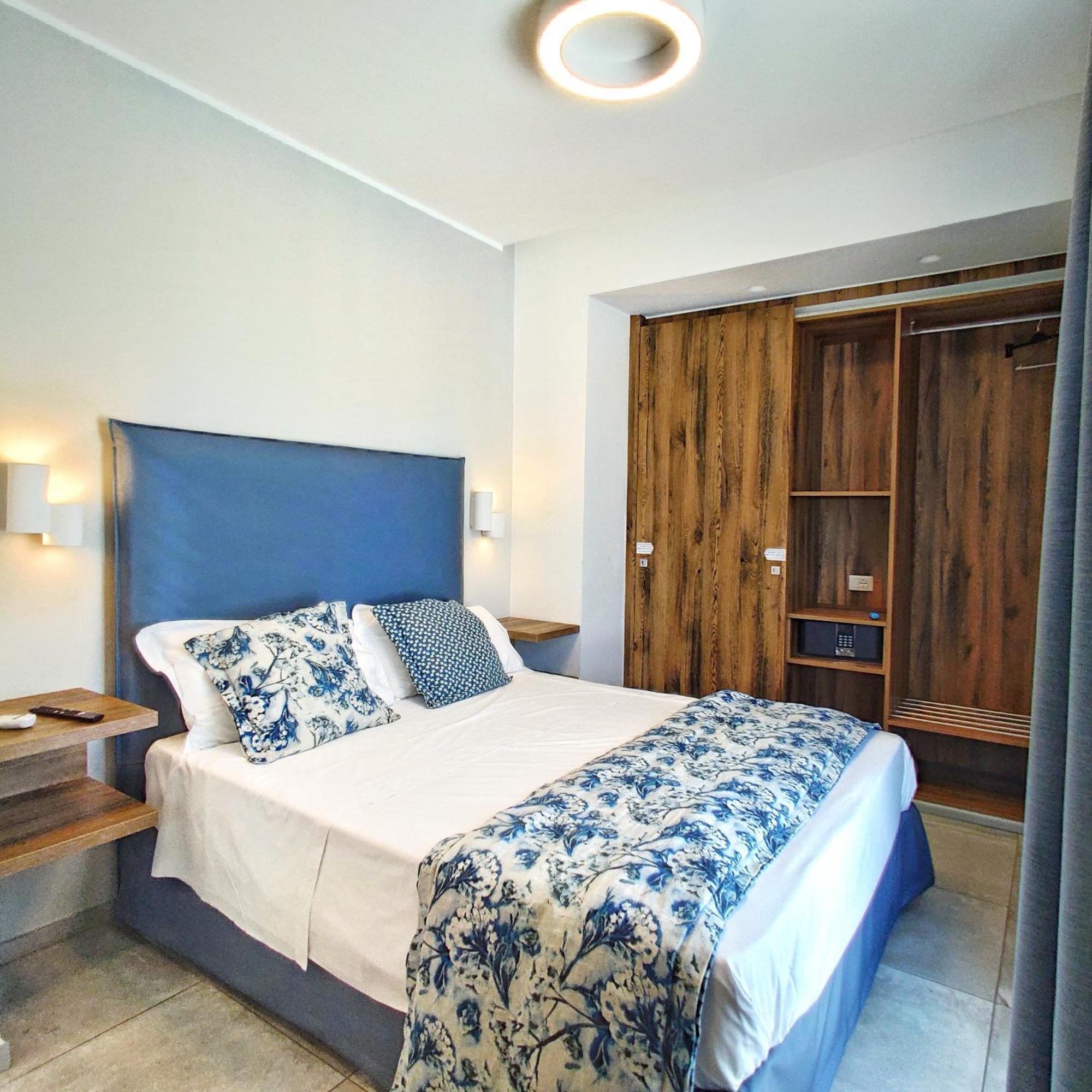 Piccolo Hotel แตร์ราชินา ภายนอก รูปภาพ