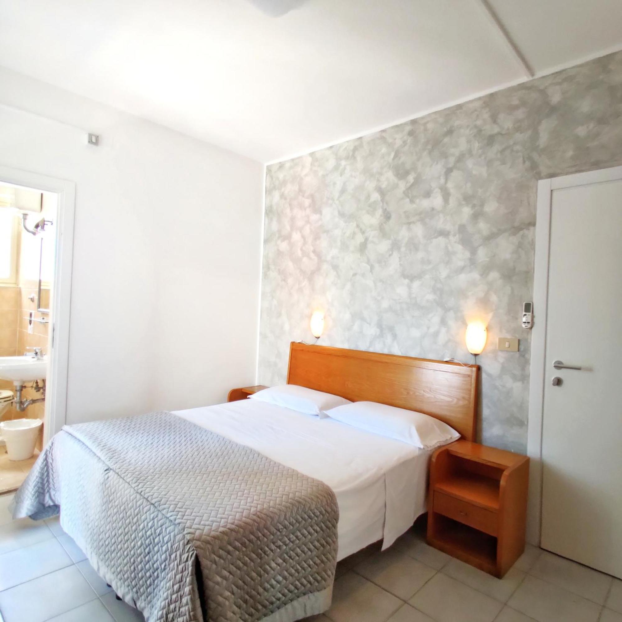 Piccolo Hotel แตร์ราชินา ภายนอก รูปภาพ