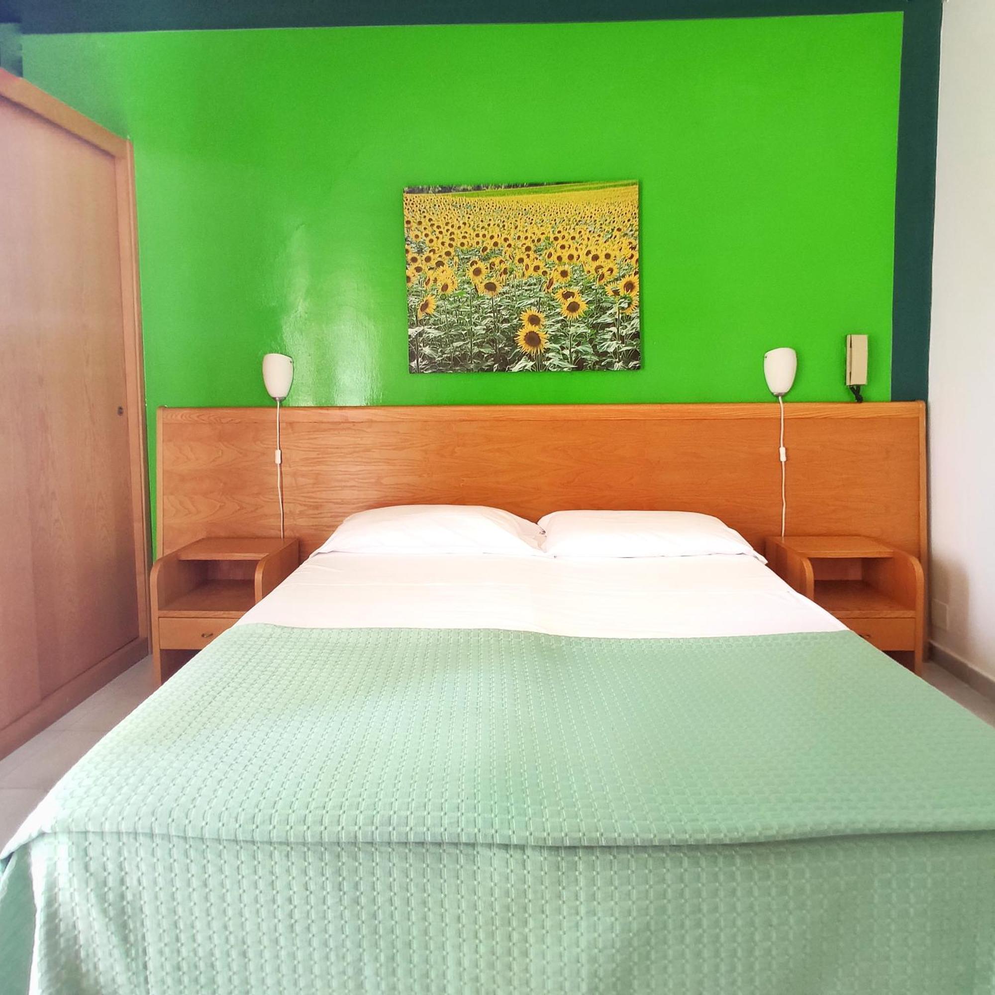 Piccolo Hotel แตร์ราชินา ภายนอก รูปภาพ