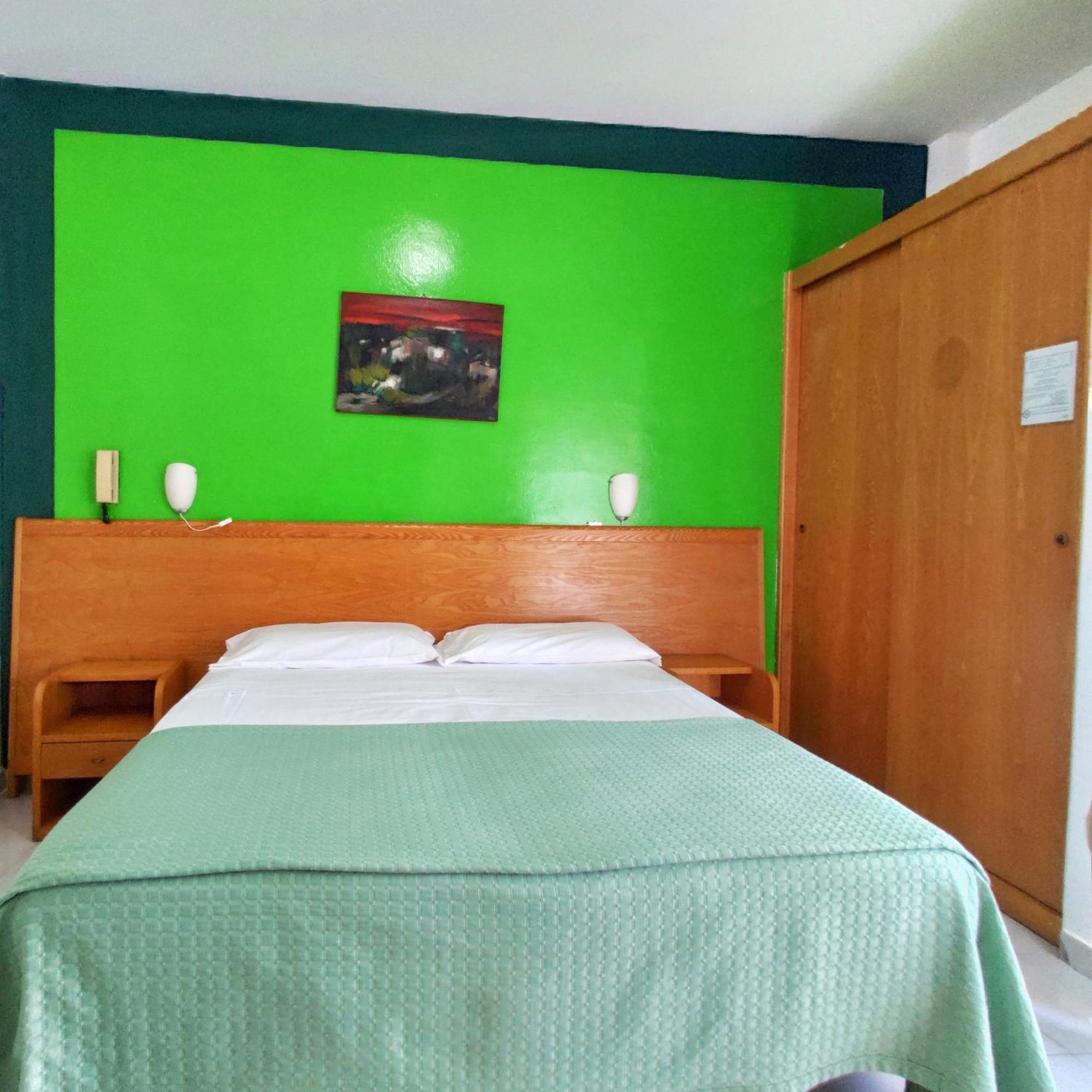 Piccolo Hotel แตร์ราชินา ภายนอก รูปภาพ