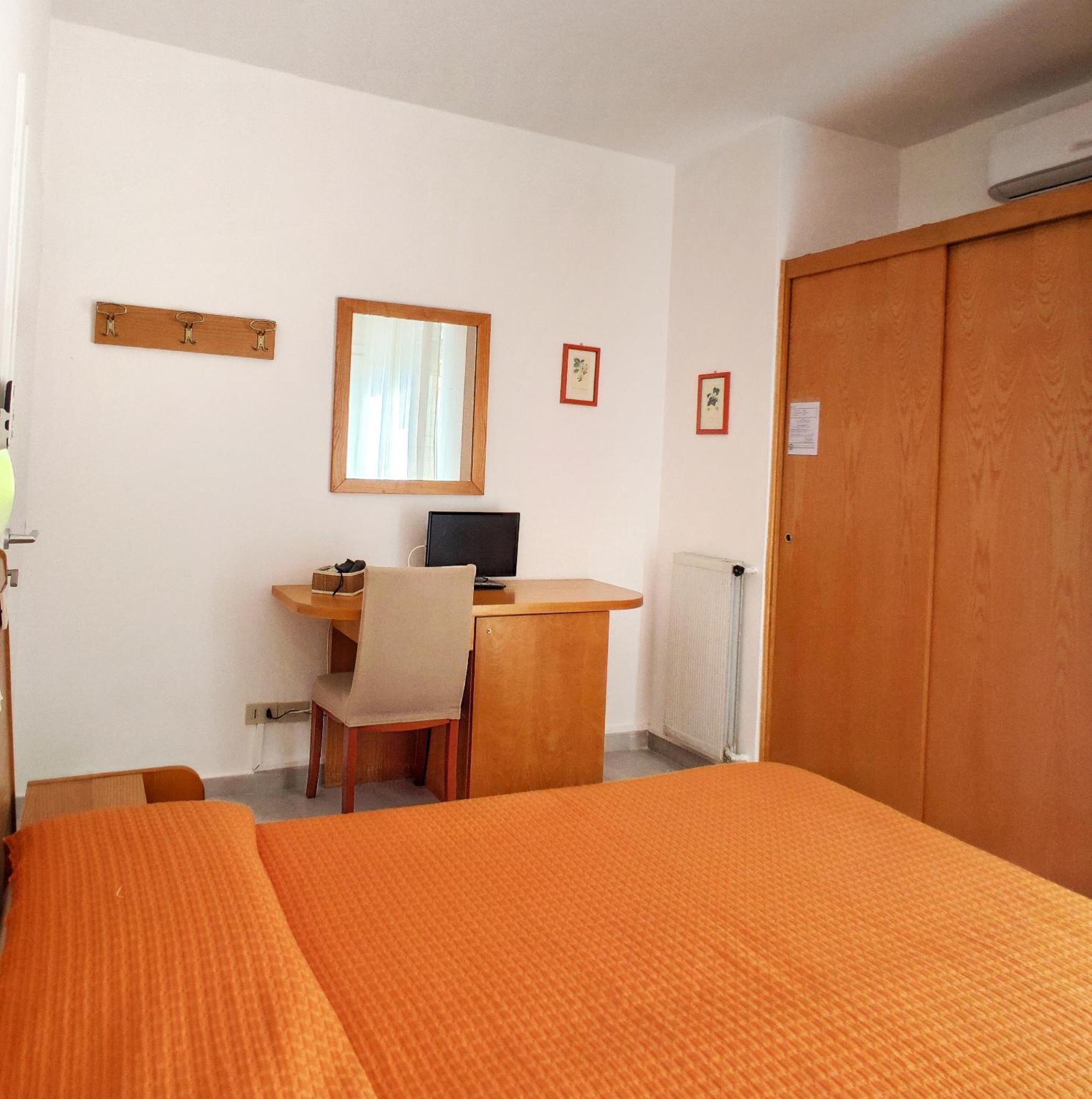 Piccolo Hotel แตร์ราชินา ภายนอก รูปภาพ